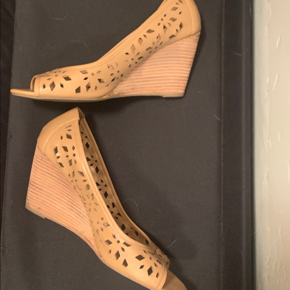 Women’s Nude Wedges